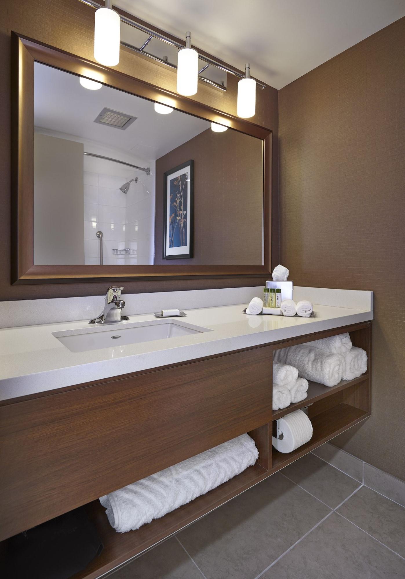 Doubletree By Hilton Hotel & Conference Centre Риджайна Экстерьер фото