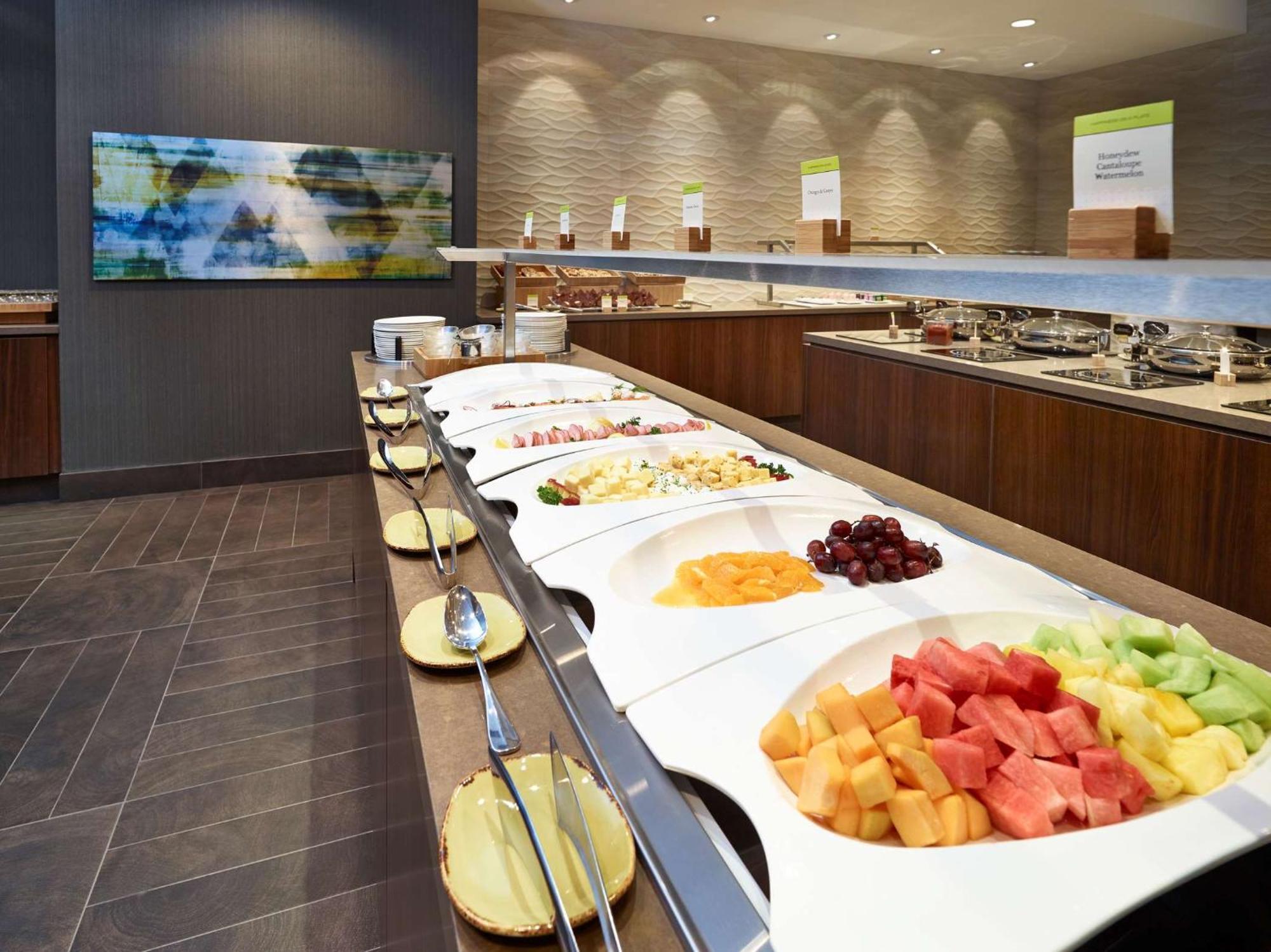 Doubletree By Hilton Hotel & Conference Centre Риджайна Экстерьер фото